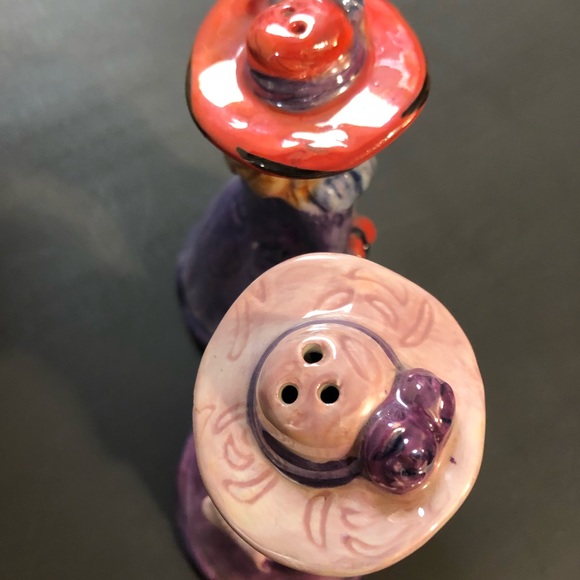 RHS - Pink and Red Hat Salt and Pepper Shakers - Picture 8 of 11